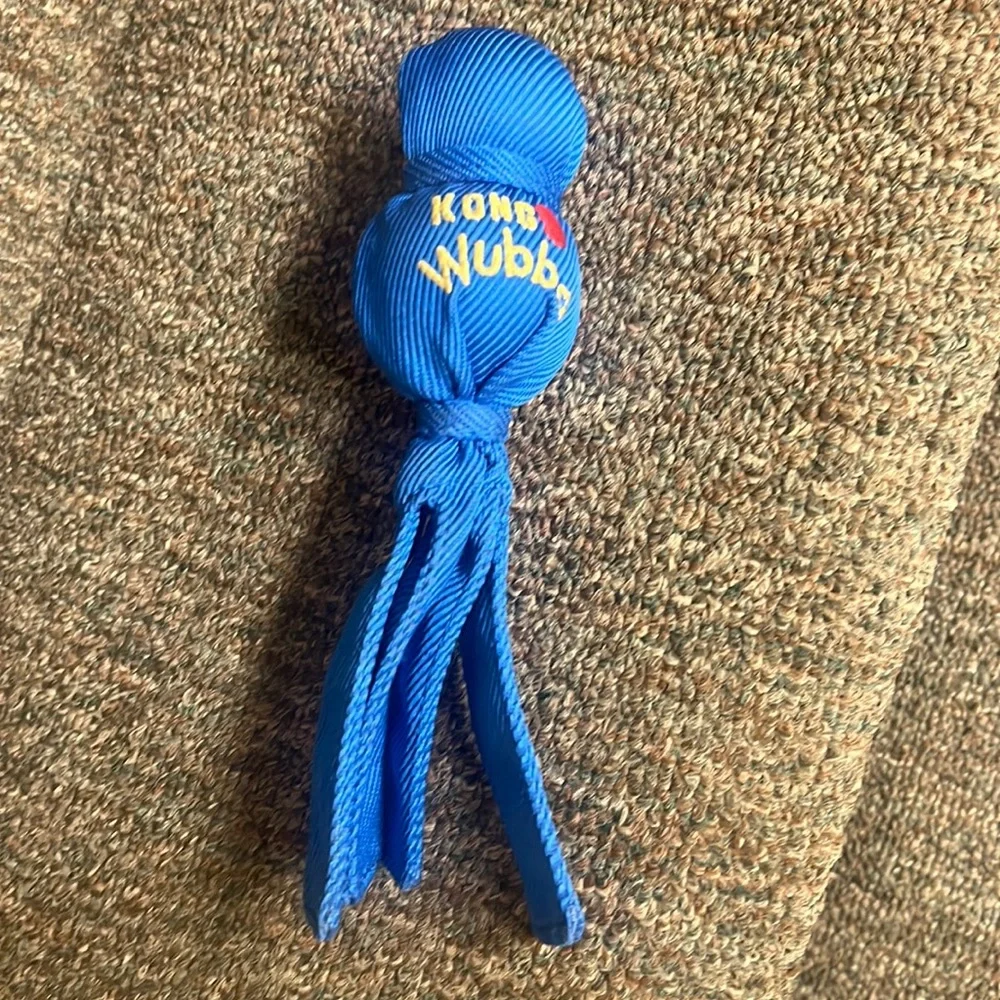 KONG Wubba, Small blue dog toy squeaker
